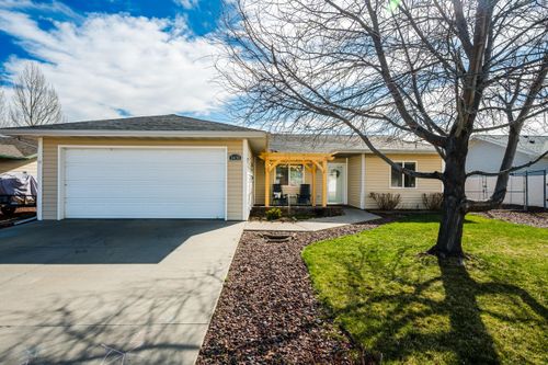 1431 Thomas Dr, Sheridan, WY, 82801-5561 | Card Image