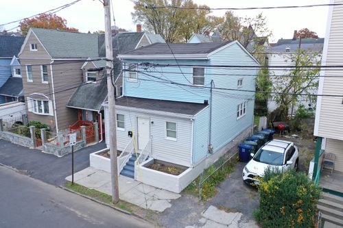 60 Olive St, Bridgeport, CT, 06605-1038 | Card Image