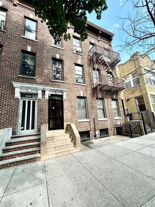 28 37th St, Astoria, NY, 11103-4314 | Card Image