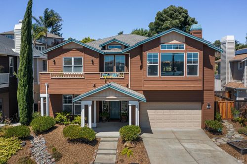 355 Saint Augustine Ct, Benicia, CA, 94510-2866 | Card Image