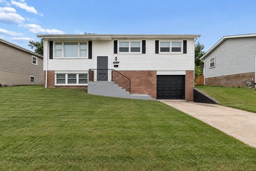 8836 Oakwood Dr, Hickory Hills, IL, 60457-1268 | Card Image