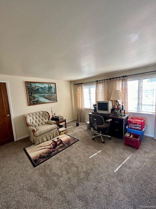 32241 N River Rd, House other with 3 bedrooms, 2 bathrooms and null parking in Harrison Twp MI | Image 33
