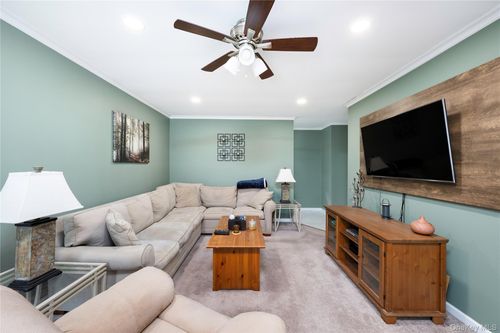 1212 Cherry Hill Dr, Poughkeepsie, NY, 12603-1748 | Card Image