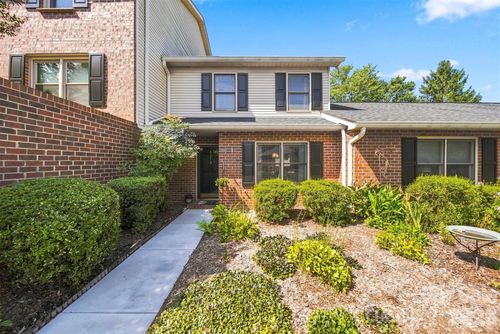 921 21st Ave Ne, Hickory, NC, 28601-1609 | Card Image