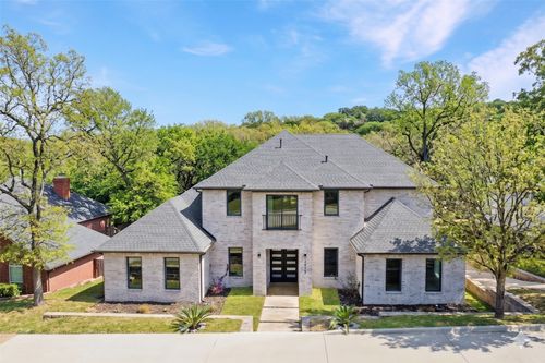2415 Valley View Dr, Cedar Hill, TX, 75104-6712 | Card Image