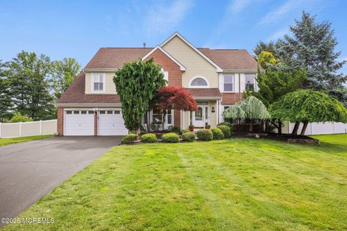 60 Essex Cir, Manalapan, NJ, 07726-8704 | Card Image