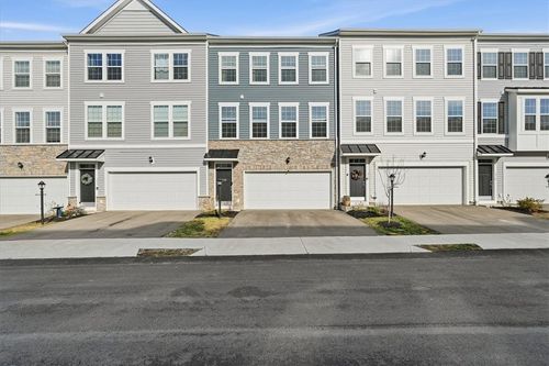 220 Truth Cir, Harmony, PA, 16037-6705 | Card Image