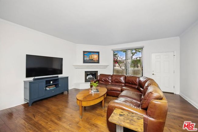 2 - 10229 Variel Ave, Condo with 3 bedrooms, 4 bathrooms and null parking in Chatsworth CA | Image 5