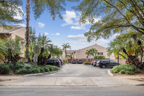 apt-204-8450 Sw 154th Circle Ct, Miami, FL, 33193-1224 | Card Image