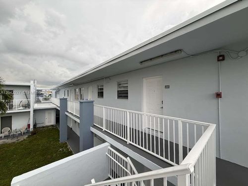 h202-1255 W 49th Place, Hialeah, FL, 33012 | Card Image
