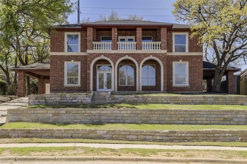 2916 Forestwood Dr, Arlington, TX, 76006-2756 | Card Image