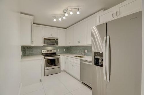 apt-6-4000 N Hills Dr, Hollywood, FL, 33021-2438 | Card Image
