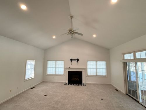 149 Tinker Rd, Nashua, NH, 03063-8600 | Card Image