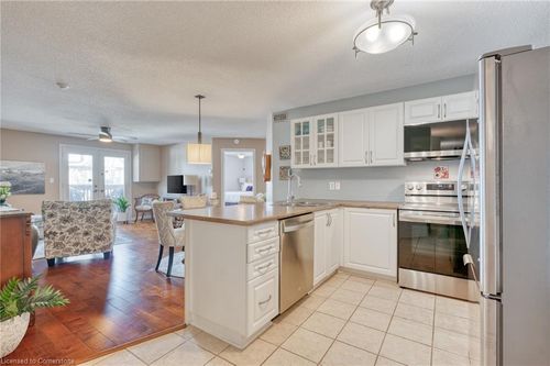 324-2030 Cleaver Ave, Burlington, ON, L7M4C3 | Card Image