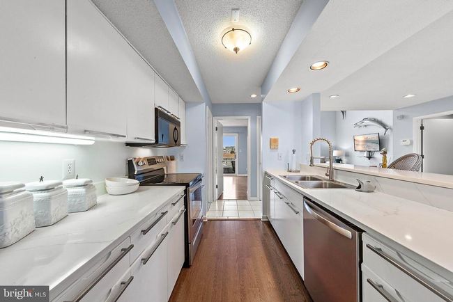 APT-8S - 420 8 Th St, Townhouse with 4 bedrooms, 2 bathrooms and null parking in BEACH HAVEN NJ | Image 27