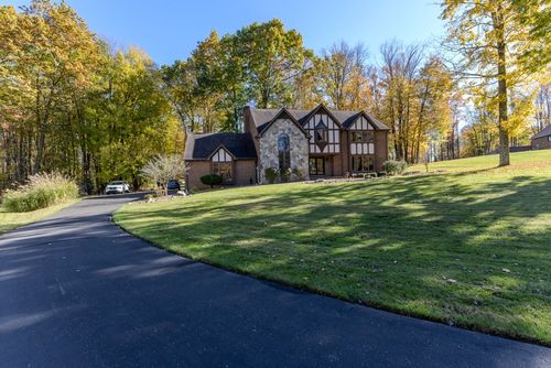 109 Old Hickory Ln, Grove City, PA, 16127-4665 | Card Image