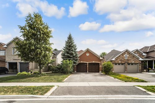 20 Robertson Davies Dr, Brampton, ON, L7A1J9 | Card Image