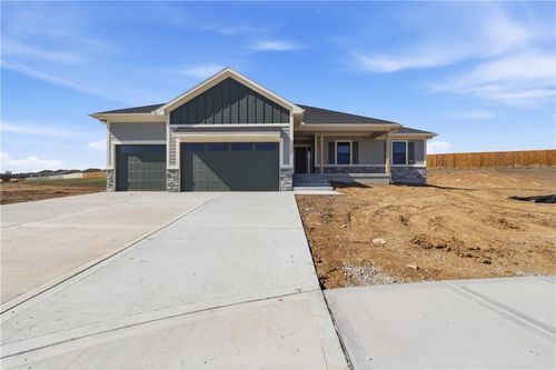 7905 Se Hoot Owl St, Blue Springs, MO, 64014-2242 | Card Image