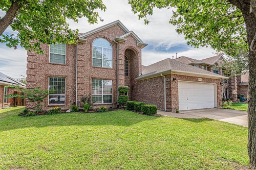 5724 Table Rock Dr, Fort Worth, TX, 76131-2040 | Card Image