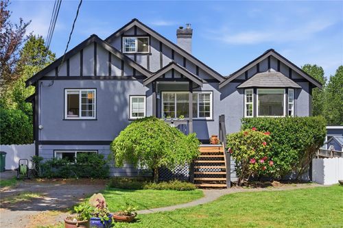 930 Lodge Ave, Saanich, BC, V8X3A8 | Card Image
