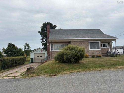 15 High St, Plymouth, NS, B0K1S0 | Card Image