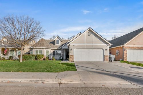 3036 N Clover Avenue, Fresno, CA, 93727 | Card Image