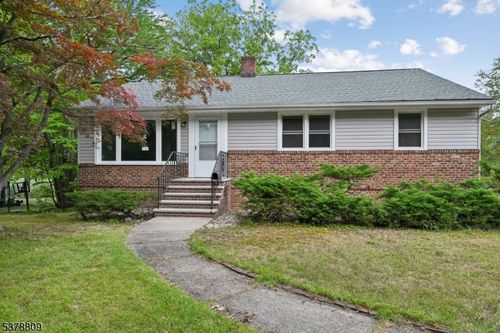 129 Walnut St, Livingston, NJ, 07039-2512 | Card Image