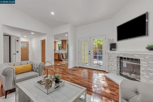 7684 Arbor Creek Cir, Dublin, CA, 94568-2264 | Card Image