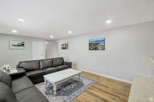 1530 W South Jordan Pkwy, South Jordan, UT, 84095-8852 | Card Image