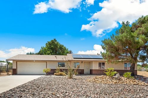 8150 Minstead Ave, Hesperia, CA, 92345-7054 | Card Image