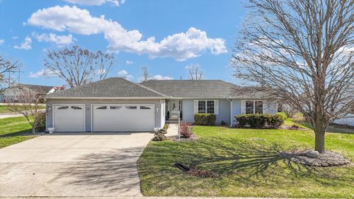 25 N Prairieview Ave, Tuscola, IL, 61953-1112 | Card Image