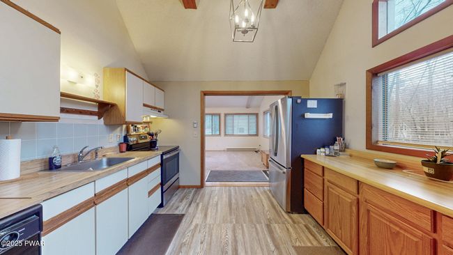 Kitchen | Image 11