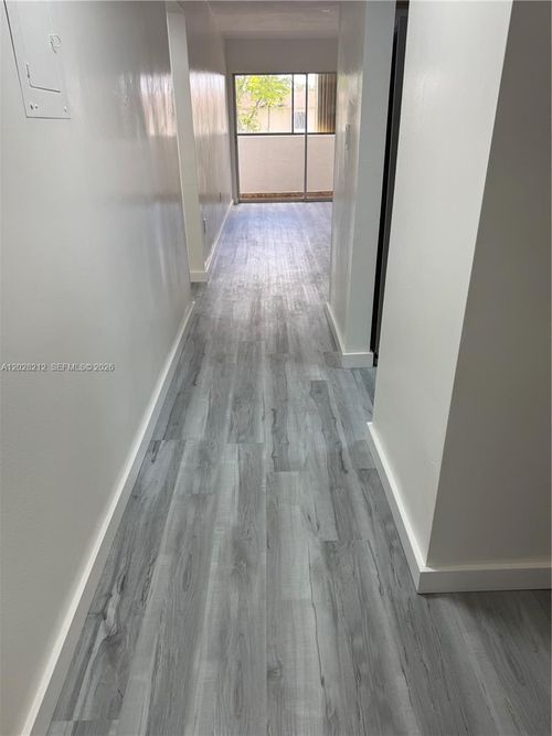 203-1555 W 44th Pl, Hialeah, FL, 33012-7808 | Card Image