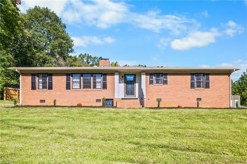 302 Lakewood Dr, Lexington, NC, 27292-4726 | Card Image