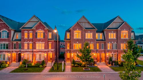 11 Finegan Cir, Brampton, ON, L7A4Z7 | Card Image