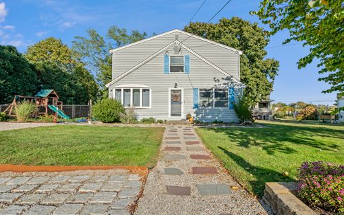 12 Greenfield St, Waterford, CT, 06385-3908 | Card Image