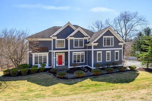 57 Castle Hill Rd, Newtown, CT, 06470-1797 | Card Image