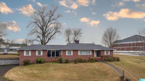 202 Iris Dr, Centre, AL, 35960-1513 | Card Image