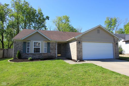 7711 Cherrybark Drive, Indianapolis, IN, 46236 | Card Image