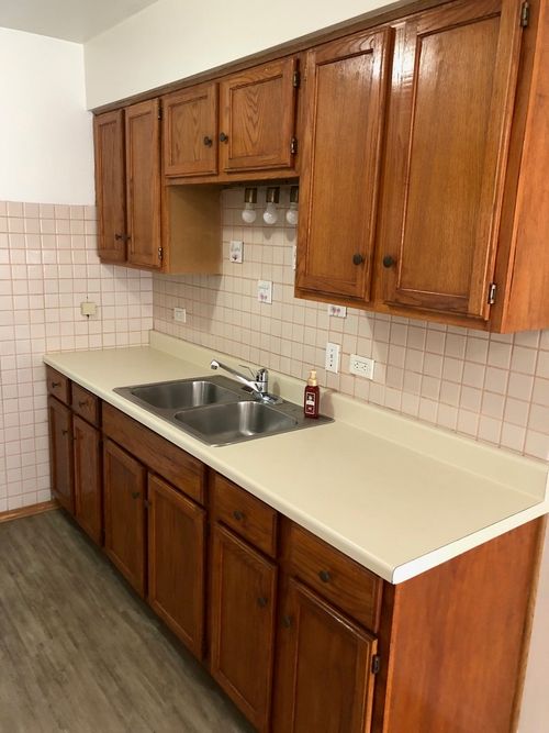 7901 Newland Ave, Burbank, IL, 60459-1641 | Card Image