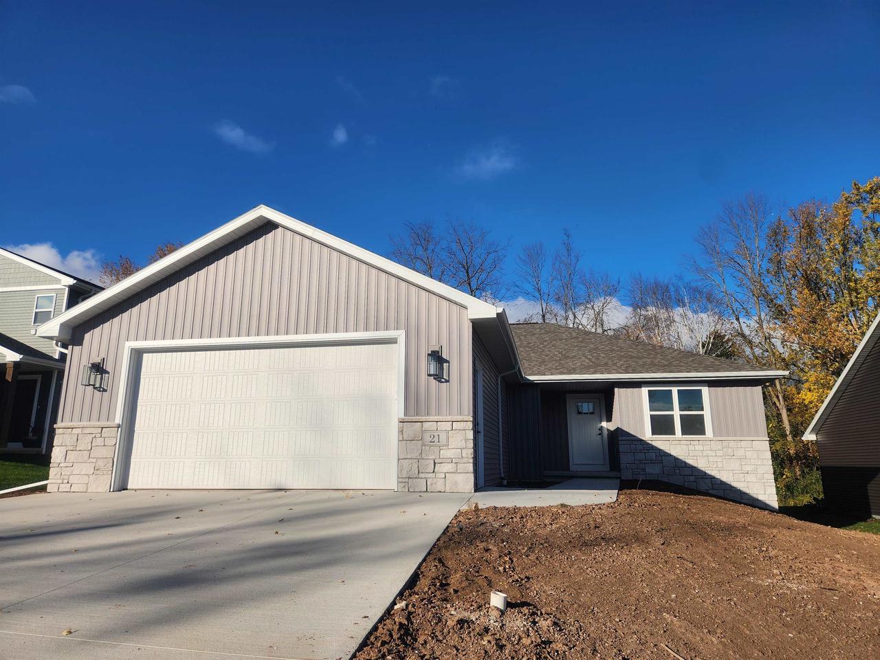 Ash Grove Pl, Kaukauna, WI 54130
