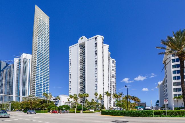 2603 - 16711 Collins Ave, Condo with 3 bedrooms, 2 bathrooms and null parking in Sunny Isles Beach FL | Image 51