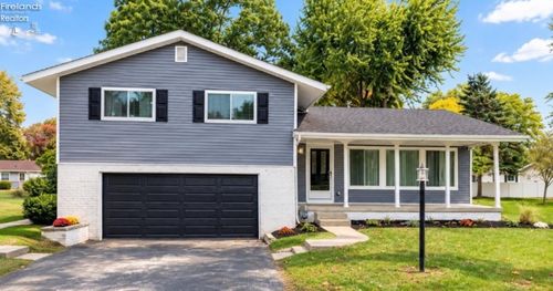 861 Fremont St, Elmore, OH, 43416-9741 | Card Image