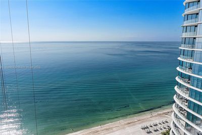 2107 - 15811 Collins Ave, Condo with 2 bedrooms, 3 bathrooms and null parking in Sunny Isles Beach FL | Image 1