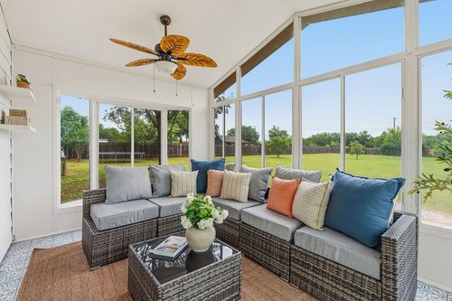 181 Kristen Dr, Kyle, TX, 78640-5104 | Card Image