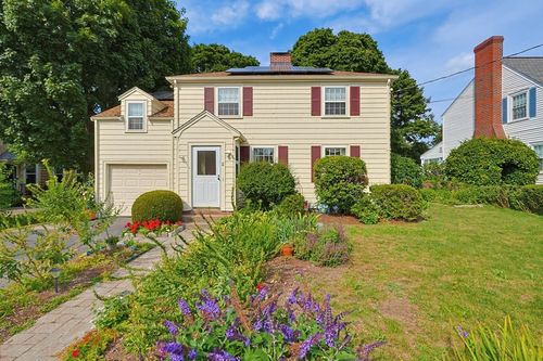 11 Durant St, Newton, MA, 02458-2427 | Card Image