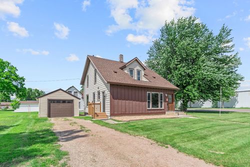 720 Fir Ave, Bird Island, MN, 55310-2202 | Card Image