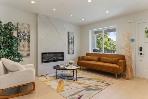 1161 Keefer St, Vancouver, BC, V6A1Z2 | Card Image