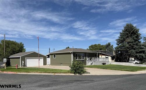 64 Sycamore Ter, Gering, NE, 69341-1840 | Card Image
