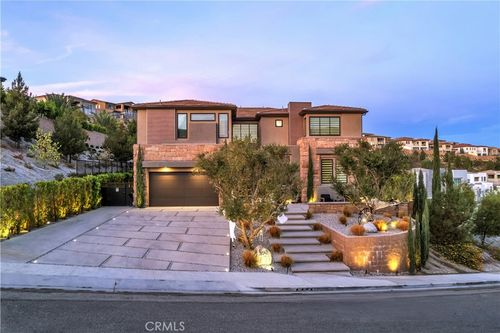 20431 W Windsor Ln, Porter Ranch, CA, 91326-4988 | Card Image